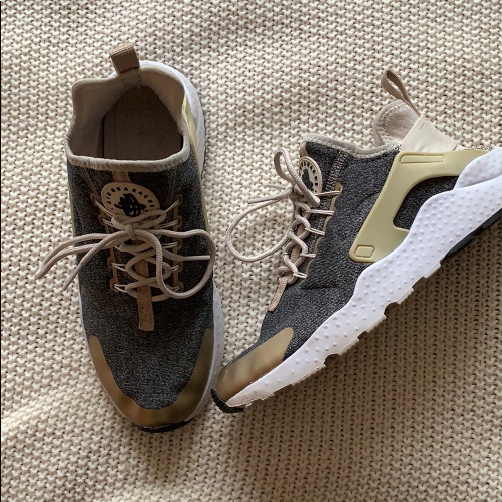 Nike Hurrache tennis shoes